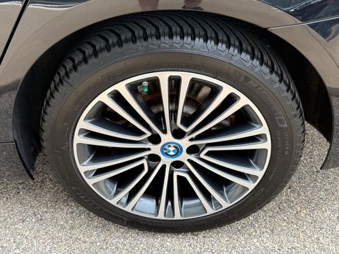 Used 2018 BMW 530e xDrive AWD/4WD image 6