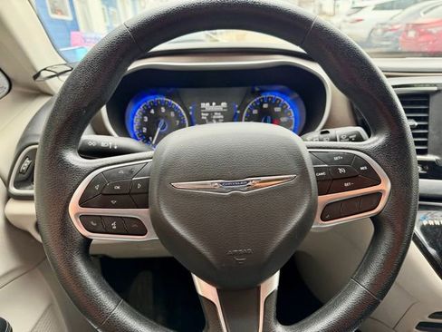 Used 2021 Chrysler Voyager Lxi FWD image 29