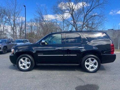 Used 2013 Chevrolet Tahoe LTZ RWD image 2
