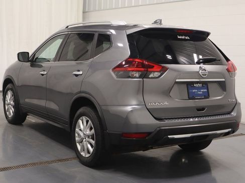 Used 2018 Nissan Rogue SV image 7