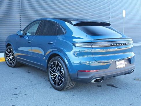 Certified 2025 Porsche Cayenne Coupe image 3
