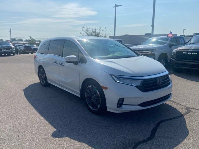 Used 2023 Honda Odyssey Elite image 3