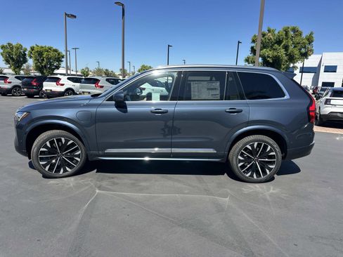 New 2026 Volvo XC90 T8 Plus image 4