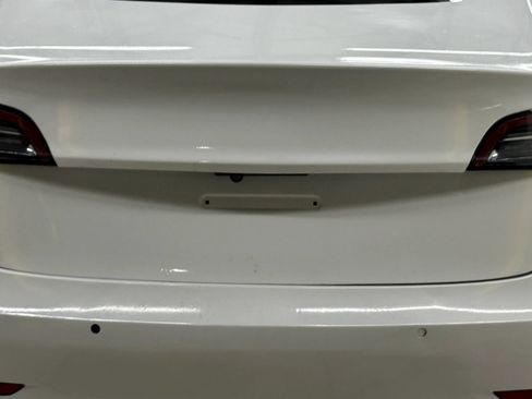 Used 2018 Tesla Model 3 Long Range RWD image 11
