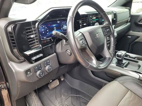 Used 2022 Chevrolet Silverado 1500 ZR2 w/ Technology Package AWD/4WD image 30
