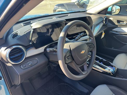 New 2026 Chevrolet Trax LT w/ Sunroof Package image 7