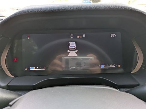 New 2025 Jeep Grand Cherokee L Laredo image 24