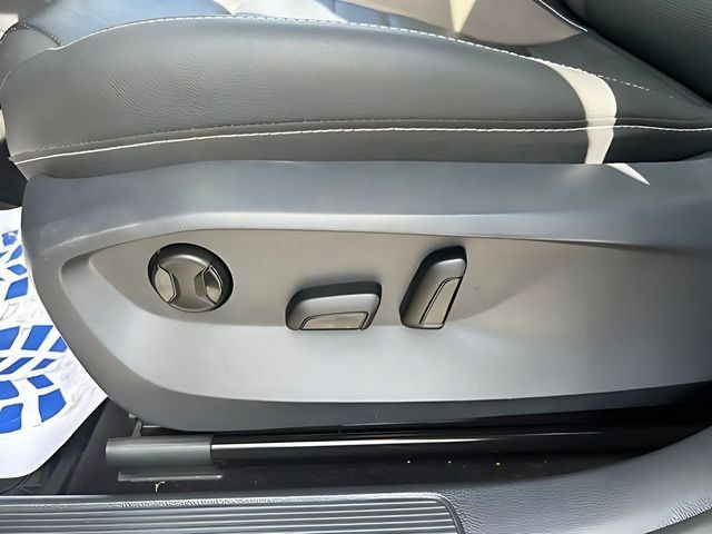 Used 2024 Volkswagen Taos SEL AWD/4WD image 23