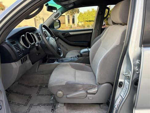 Used 2004 Toyota 4Runner SR5 RWD image 15