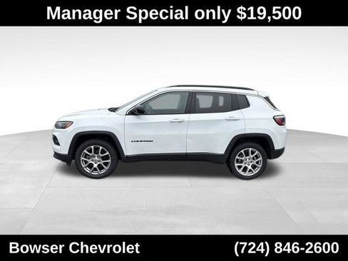 Used 2022 Jeep Compass Latitude AWD/4WD image 2