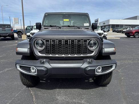 New 2026 Jeep Gladiator Sport AWD/4WD image 2