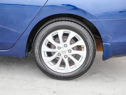 Used 2018 Nissan Sentra SV w/ Premium Package (P01) FWD image 11