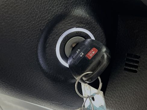 Used 2022 Toyota Tacoma SR5 w/ Technology Package image 23