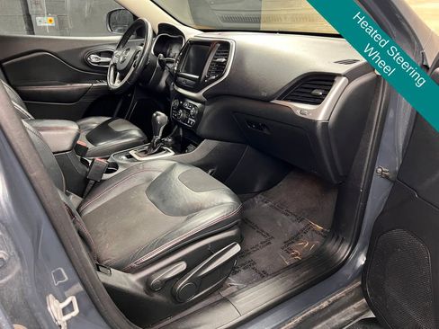 Used 2016 Jeep Cherokee Trailhawk w/ Cold Weather Group image 8