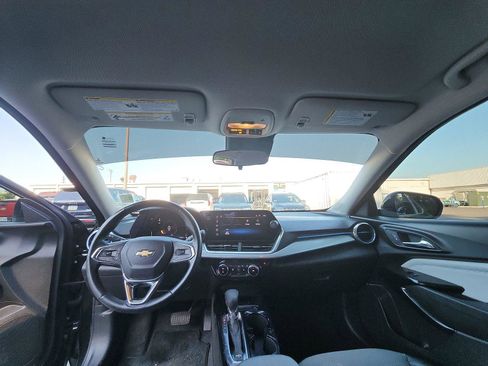Used 2024 Chevrolet Trax LT w/ Driver Confidence Package FWD image 19