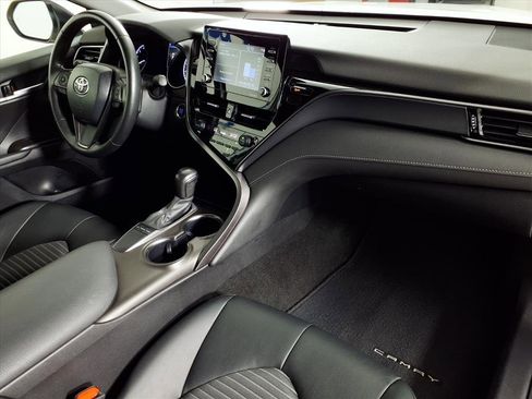 Used 2024 Toyota Camry SE image 20