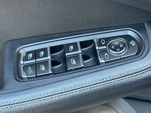 Used 2022 Porsche Macan AWD/4WD image 13