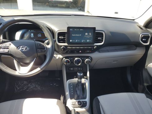 Used 2026 Hyundai Venue SEL FWD image 12