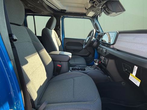 New 2026 Jeep Gladiator Sport image 39