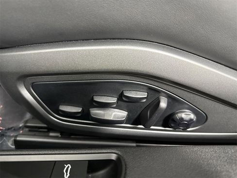 Certified 2025 Porsche 911 Targa 4 GTS image 39