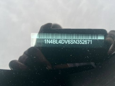 Used 2025 Nissan Altima 2.5 SV FWD image 29