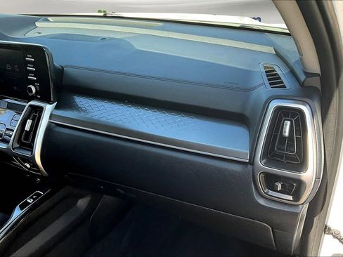 Used 2021 Kia Sorento S image 28