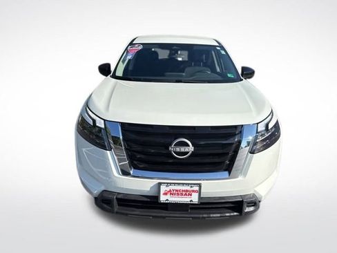 Used 2024 Nissan Pathfinder S image 9