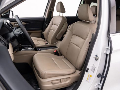 Used 2021 Honda Pilot Touring image 14