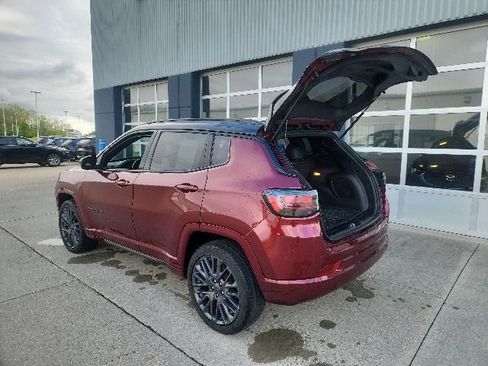 Used 2022 Jeep Compass High Altitude AWD/4WD image 18