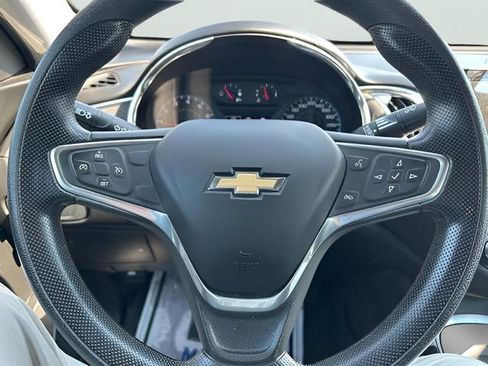 Used 2019 Chevrolet Malibu LT image 8