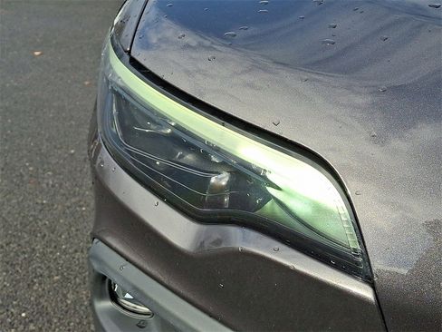 Used 2021 Jeep Cherokee Trailhawk w/ Technology Group image 11