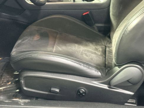 Used 2016 Dodge Challenger R/T Scat Pack w/ Leather Interior Group image 14