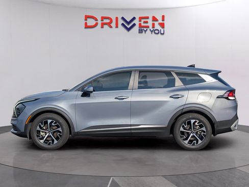 Used 2024 Kia Sportage EX image 2