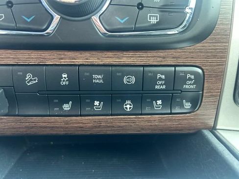 Used 2018 RAM 2500 Laramie AWD/4WD image 11