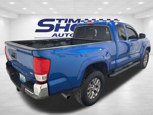 Used 2017 Toyota Tacoma SR5 image 4