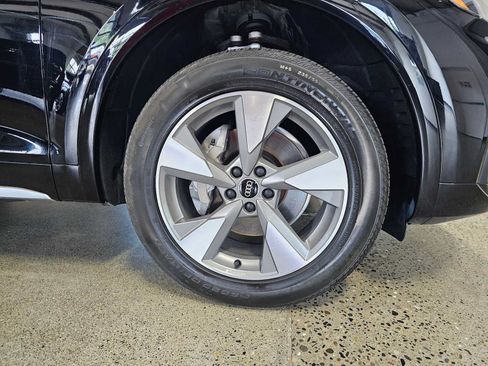 Used 2023 Audi Q5 2.0T Premium Plus w/ Premium Plus Package AWD/4WD image 9