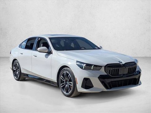 New 2026 BMW 530i RWD image 6