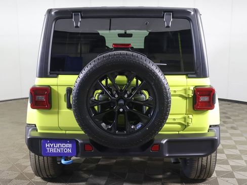 Used 2023 Jeep Wrangler Unlimited Sahara w/ Cold Weather Group AWD/4WD image 10