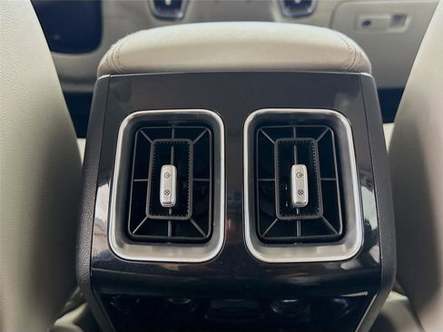 Used 2023 Kia Sorento SX Prestige image 23