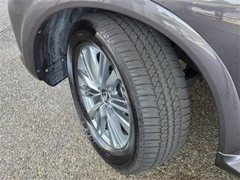 Used 2024 INFINITI QX80 Luxe image 8