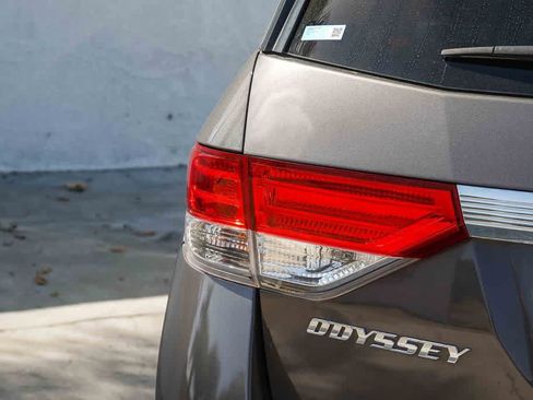 Used 2016 Honda Odyssey SE image 7