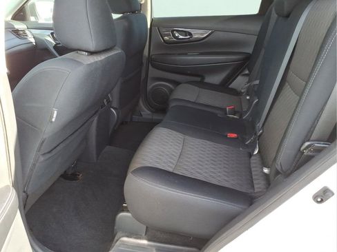 Used 2018 Nissan Rogue SV image 13