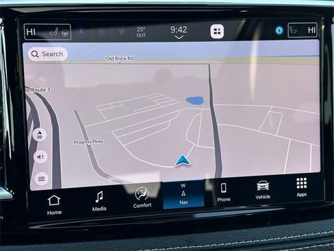 Used 2025 Chrysler Pacifica Limited image 24