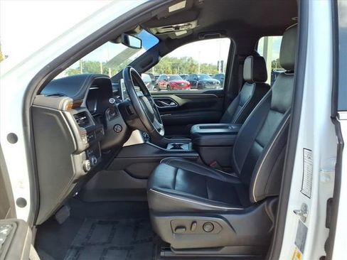 Used 2023 Chevrolet Suburban Premier image 19