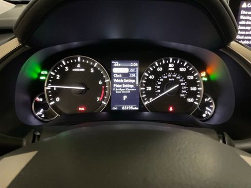 Used 2019 Lexus RX 350L Premium w/ Premium Package image 15