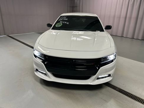 Used 2022 Dodge Charger SXT w/ Driver Convenience Group image 2