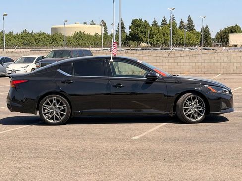 Used 2023 Nissan Altima 2.0 SR FWD image 4