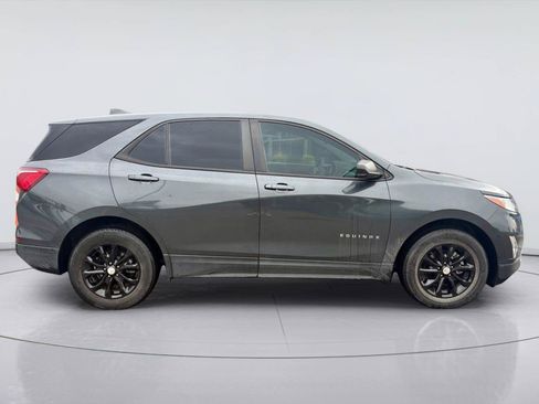 Used 2021 Chevrolet Equinox LS w/ LS Convenience Package FWD image 2