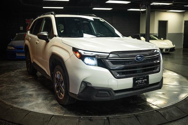 Used 2025 Subaru Forester Premium AWD/4WD image 5