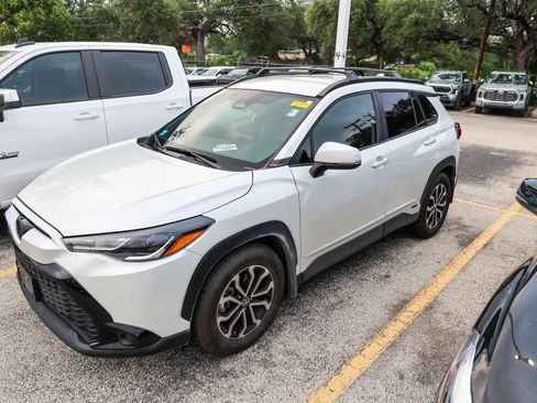 Used 2024 Toyota Corolla Cross AWD Hybrid image 3